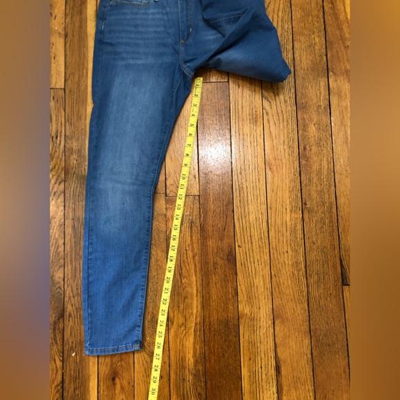 Jeans - Picture 9 of 9